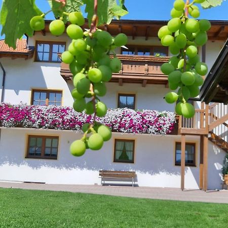 Ferienwohnungen Krismer Arzl im Pitztal Exterior foto